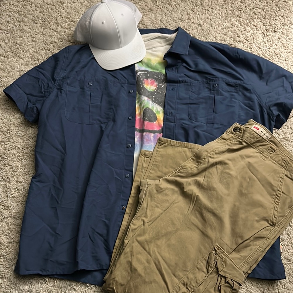 Mens wrangler cargo and button up set